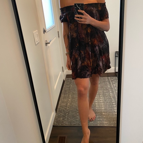 Talula Off The Shoulder Dress - Picture 3 of 4